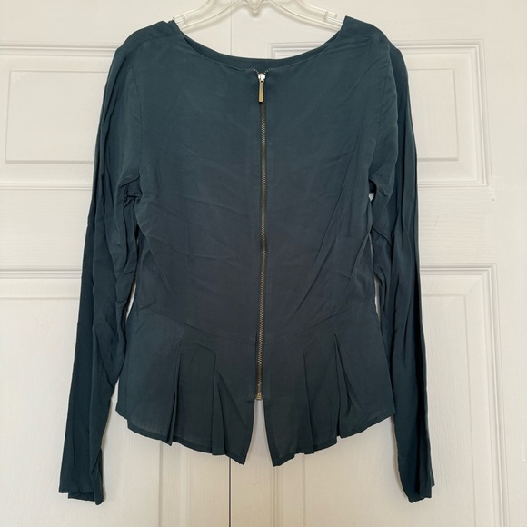 Banana Republic Dark Teal Long Sleeve Peplum Blouse with Back Zipper Size 2 - Picture 2 of 3